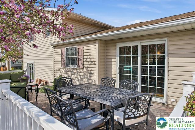 348 Hillcrest Avenue, Lower Nazareth Twp, PA 18064