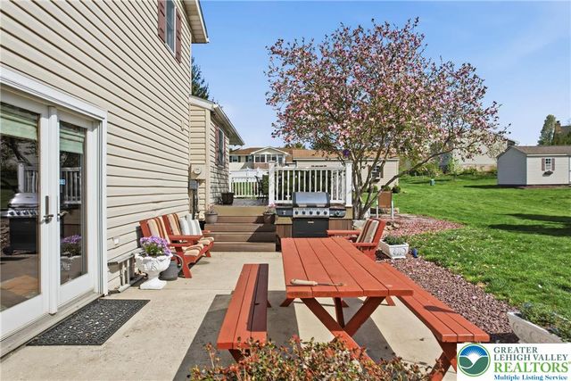 348 Hillcrest Avenue, Lower Nazareth Twp, PA 18064