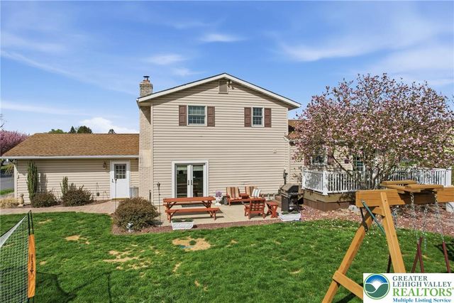348 Hillcrest Avenue, Lower Nazareth Twp, PA 18064