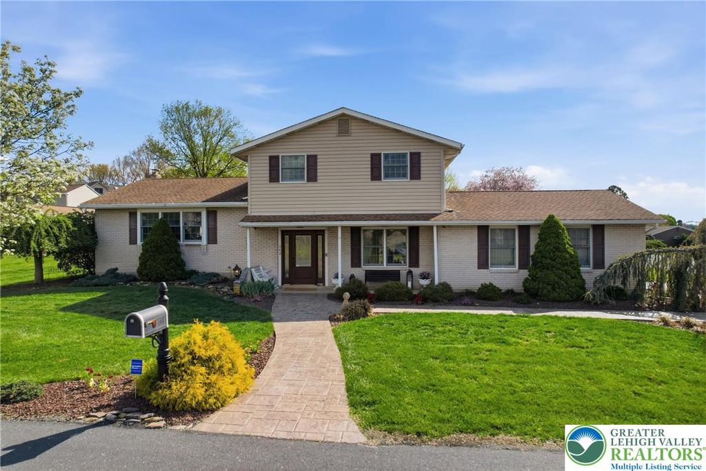 348 Hillcrest Avenue, Lower Nazareth Twp, PA 18064