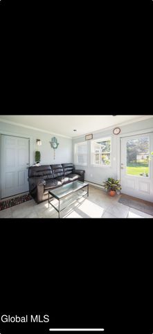 16 Richland Drive, Glenville, NY 12302