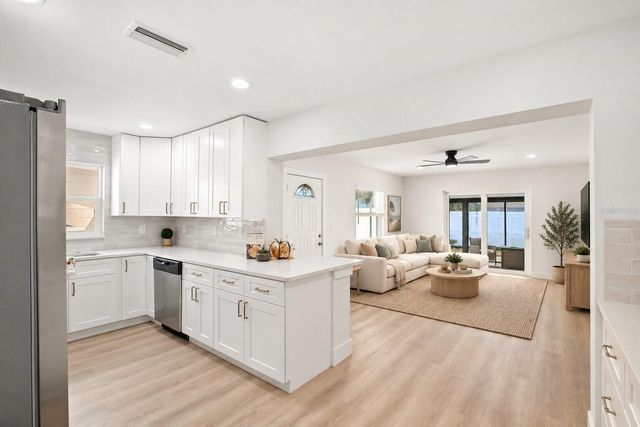 5734 20TH AVENUE N, St Petersburg, FL 33710