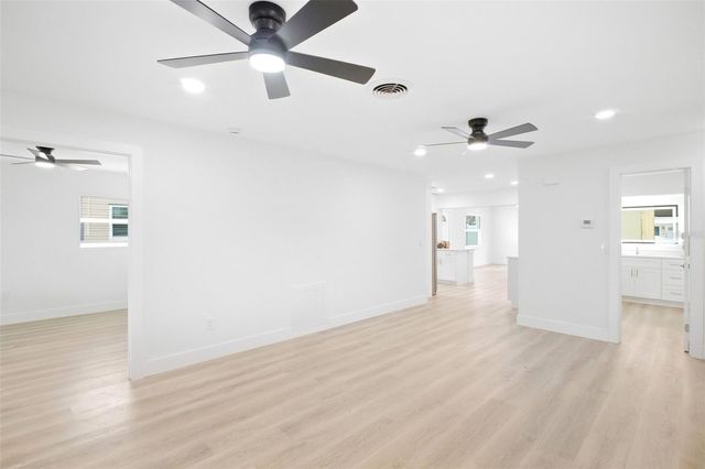 5734 20TH AVENUE N, St Petersburg, FL 33710