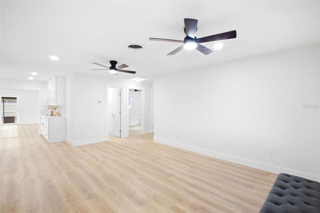 5734 20TH AVENUE N, St Petersburg, FL 33710