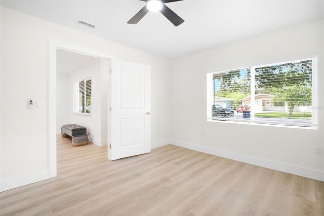 5734 20TH AVENUE N, St Petersburg, FL 33710
