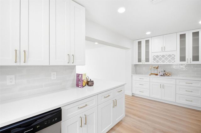 5734 20TH AVENUE N, St Petersburg, FL 33710