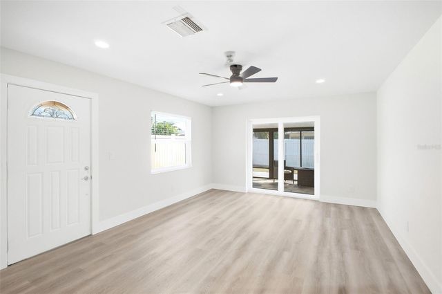 5734 20TH AVENUE N, St Petersburg, FL 33710