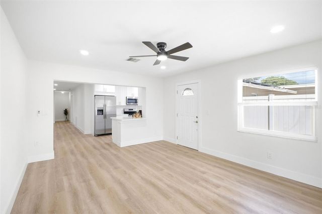 5734 20TH AVENUE N, St Petersburg, FL 33710
