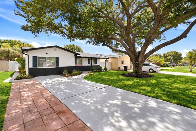 5734 20TH AVENUE N, St Petersburg, FL 33710