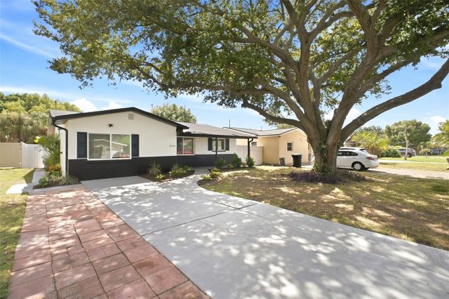 5734 20TH AVENUE N, St Petersburg, FL 33710
