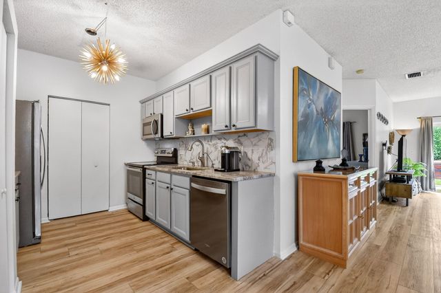 9876 Kamena Circle, Boynton Beach, FL 33436