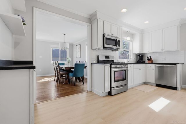 4702 Rosewold Avenue, Royal Oak, MI 48073