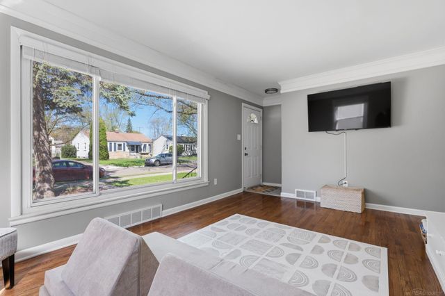 4702 Rosewold Avenue, Royal Oak, MI 48073