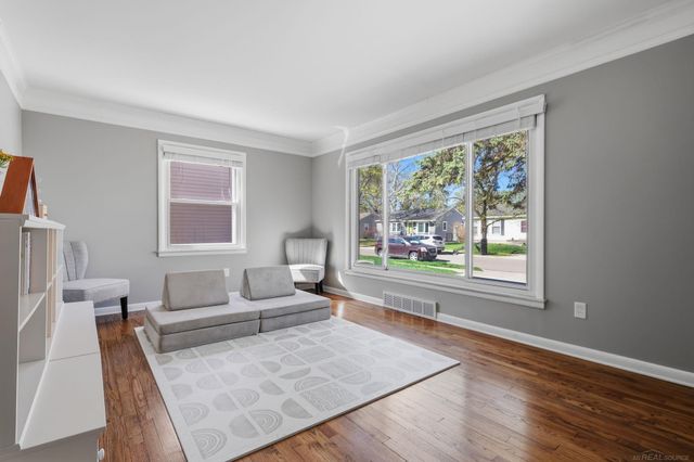 4702 Rosewold Avenue, Royal Oak, MI 48073