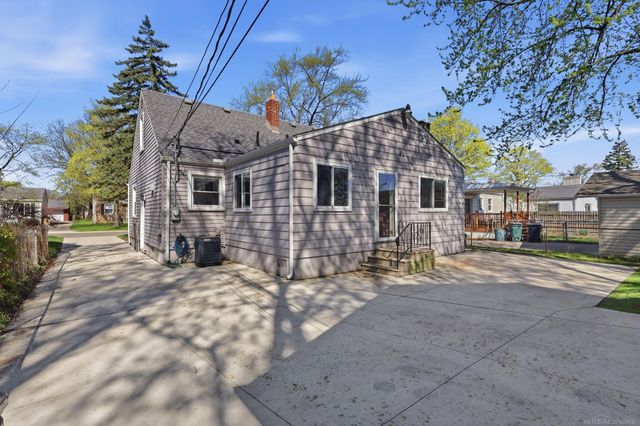 4702 Rosewold Avenue, Royal Oak, MI 48073