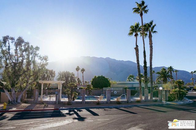 1589 Sunflower Court, Palm Springs, CA 92262