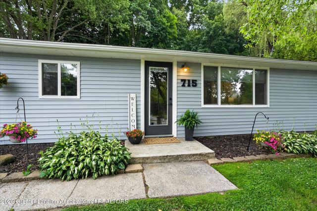 715 Birchwood Street, Dewitt, MI 48820