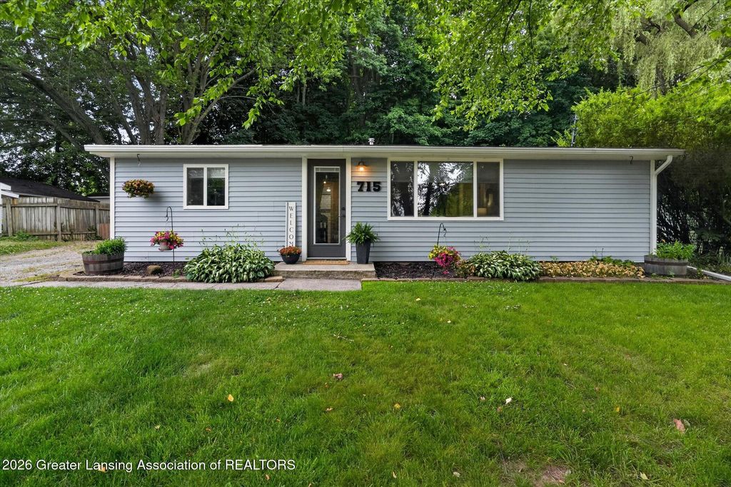 715 Birchwood Street, Dewitt, MI 48820