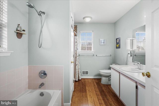 34 GATE LN, Old Bridge, NJ 08857