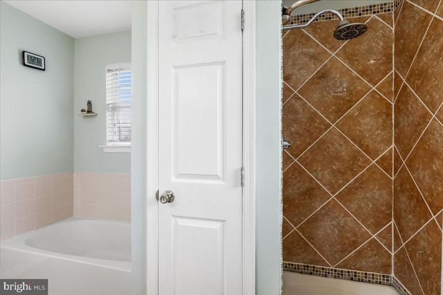 34 GATE LN, Old Bridge, NJ 08857