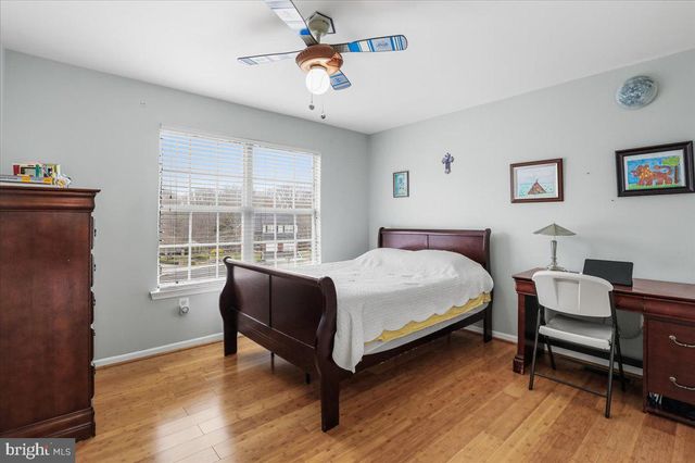 34 GATE LN, Old Bridge, NJ 08857