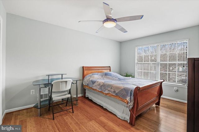 34 GATE LN, Old Bridge, NJ 08857