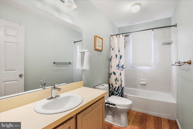 34 GATE LN, Old Bridge, NJ 08857