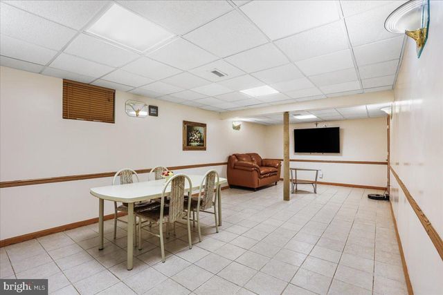 34 GATE LN, Old Bridge, NJ 08857