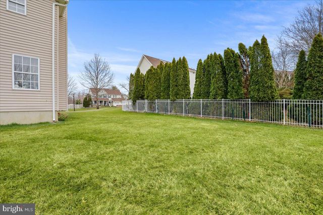 34 GATE LN, Old Bridge, NJ 08857