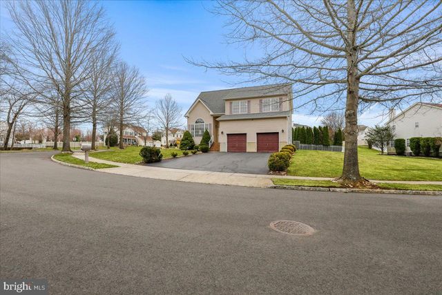 34 GATE LN, Old Bridge, NJ 08857