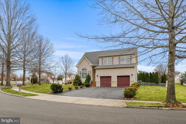 34 GATE LN, Old Bridge, NJ 08857
