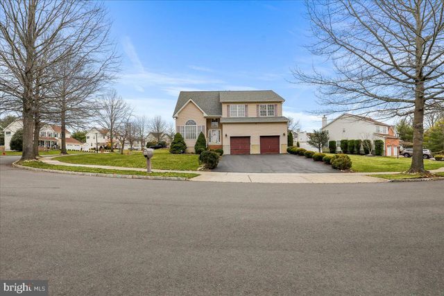 34 GATE LN, Old Bridge, NJ 08857