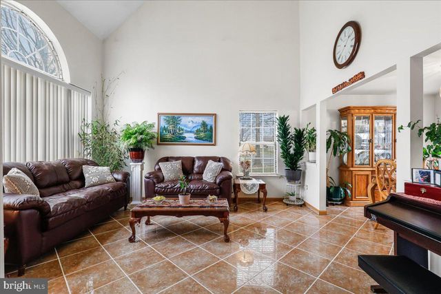 34 GATE LN, Old Bridge, NJ 08857