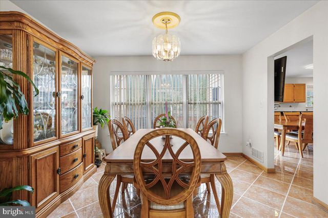 34 GATE LN, Old Bridge, NJ 08857