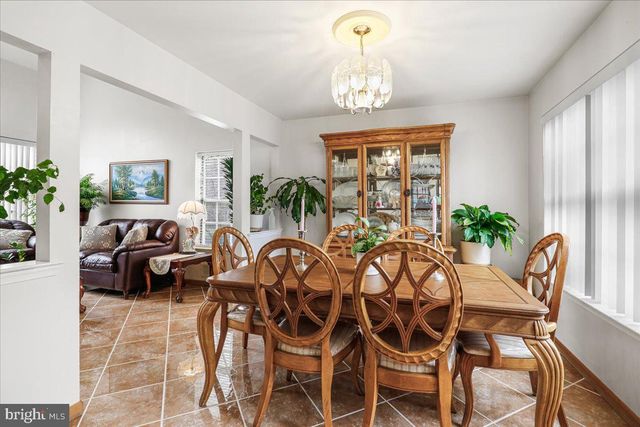 34 GATE LN, Old Bridge, NJ 08857