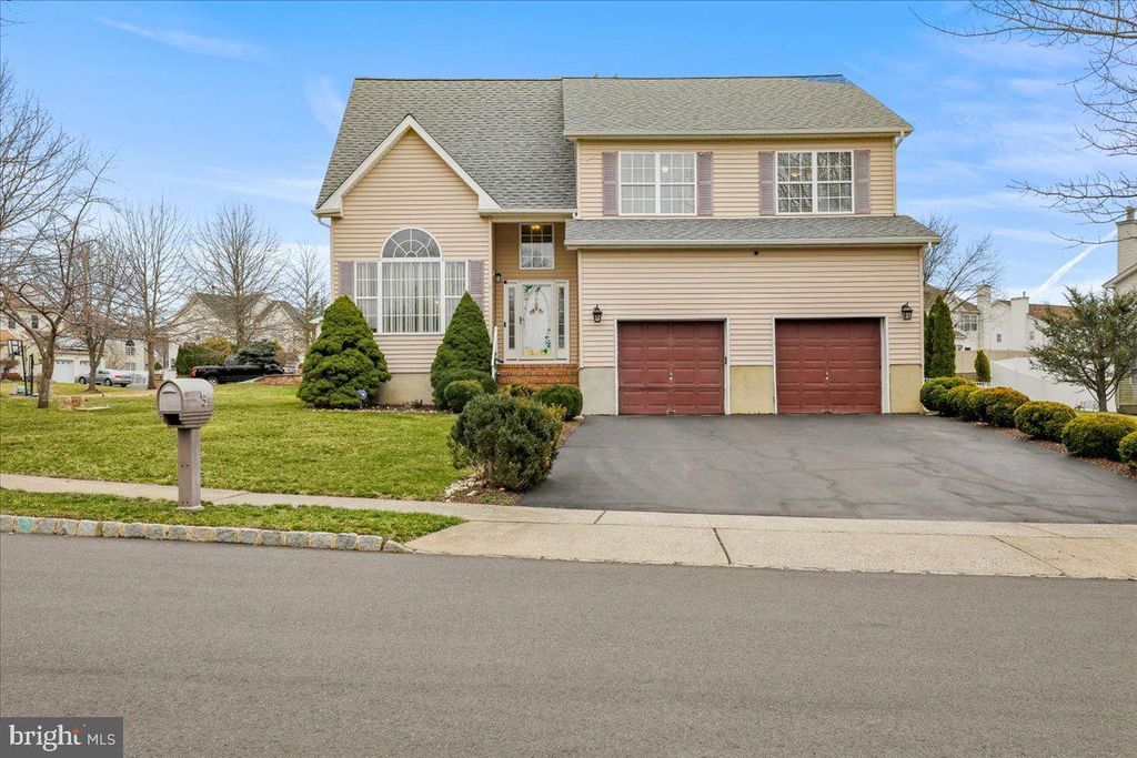 34 GATE LN, Old Bridge, NJ 08857