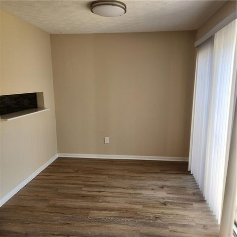 293 Country Club, Jonesboro, GA 30238