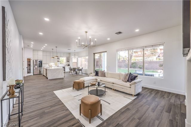 8304 Monarch Birch Avenue, Las Vegas, NV 89117