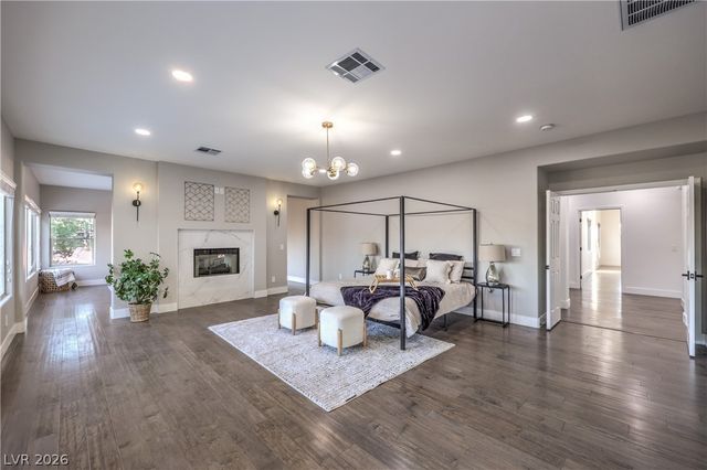 8304 Monarch Birch Avenue, Las Vegas, NV 89117