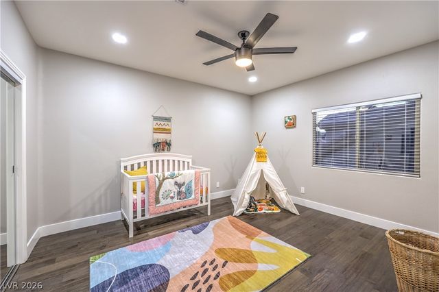 8304 Monarch Birch Avenue, Las Vegas, NV 89117