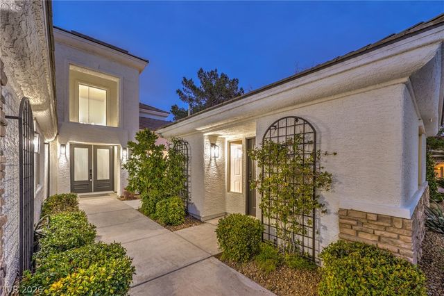 8304 Monarch Birch Avenue, Las Vegas, NV 89117