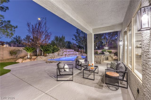 8304 Monarch Birch Avenue, Las Vegas, NV 89117