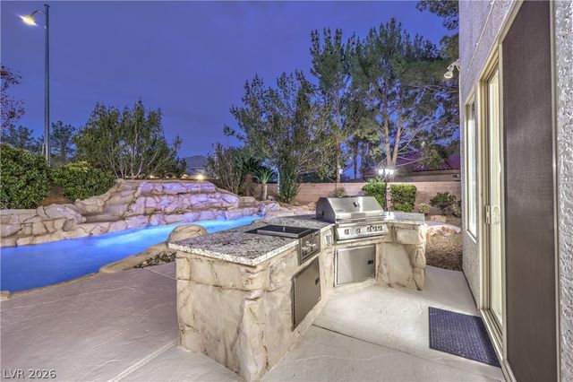 8304 Monarch Birch Avenue, Las Vegas, NV 89117