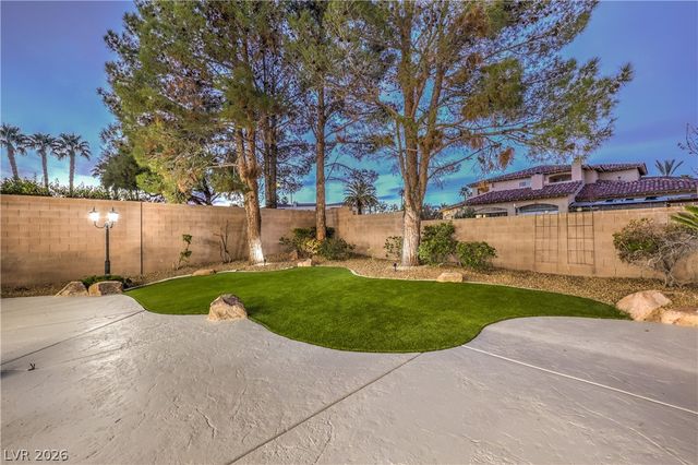 8304 Monarch Birch Avenue, Las Vegas, NV 89117