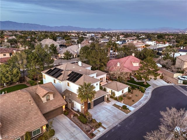 8304 Monarch Birch Avenue, Las Vegas, NV 89117