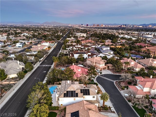 8304 Monarch Birch Avenue, Las Vegas, NV 89117