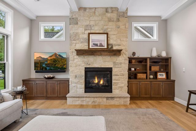2334 Simply Living Lane, Hudson, WI 54016