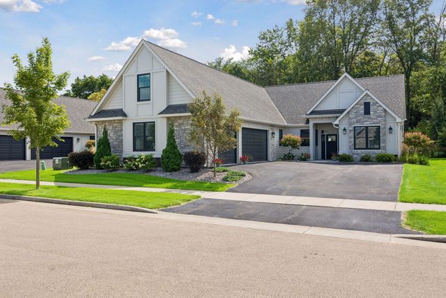 2334 Simply Living Lane, Hudson, WI 54016