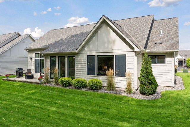 2334 Simply Living Lane, Hudson, WI 54016