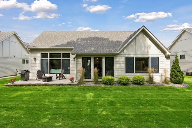 2334 Simply Living Lane, Hudson, WI 54016